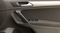 Volkswagen Tiguan 1.4 TSi 125 SE Nav 5dr Petrol Estate